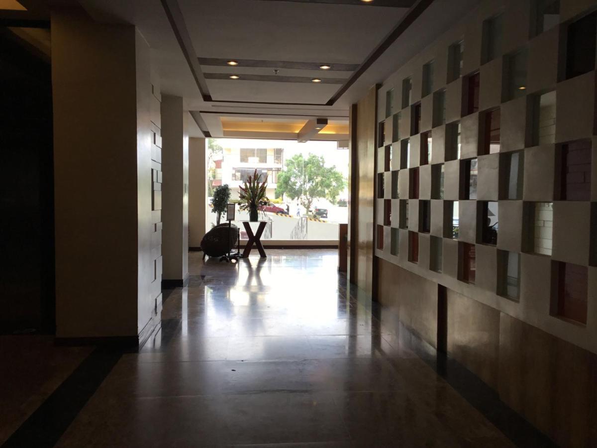 Condo With Free Swimming Pool & Viewing Deck Tagaytay City Esterno foto