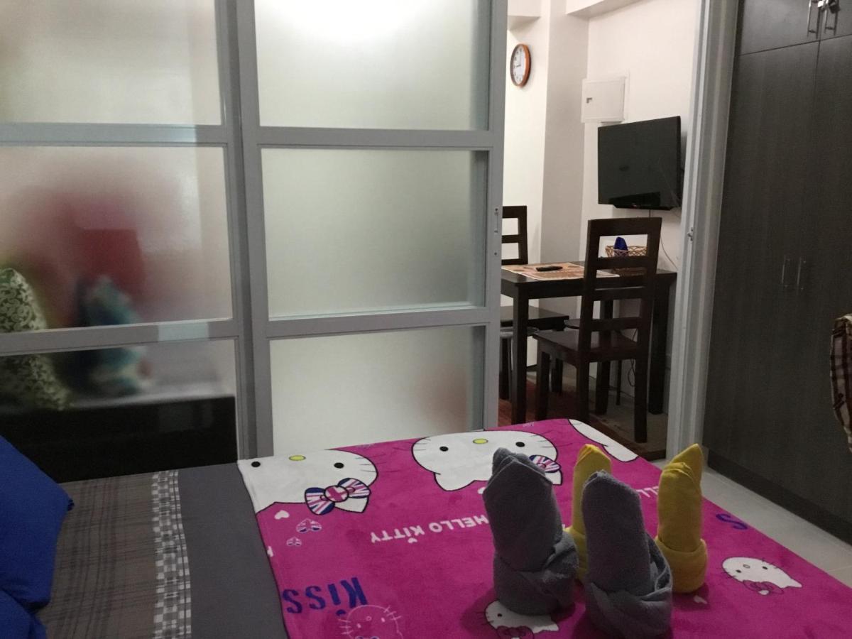 Condo With Free Swimming Pool & Viewing Deck Tagaytay City Esterno foto