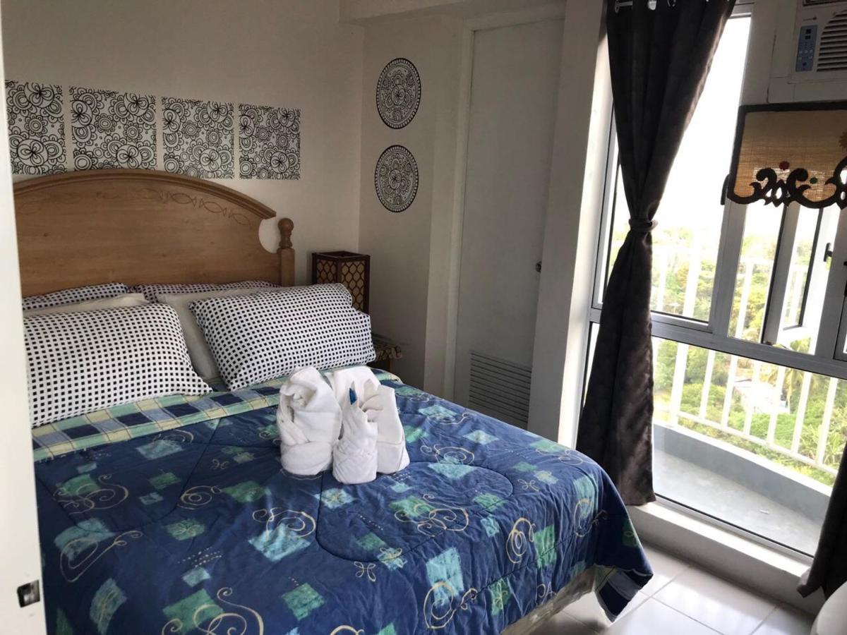 Condo With Free Swimming Pool & Viewing Deck Tagaytay City Esterno foto