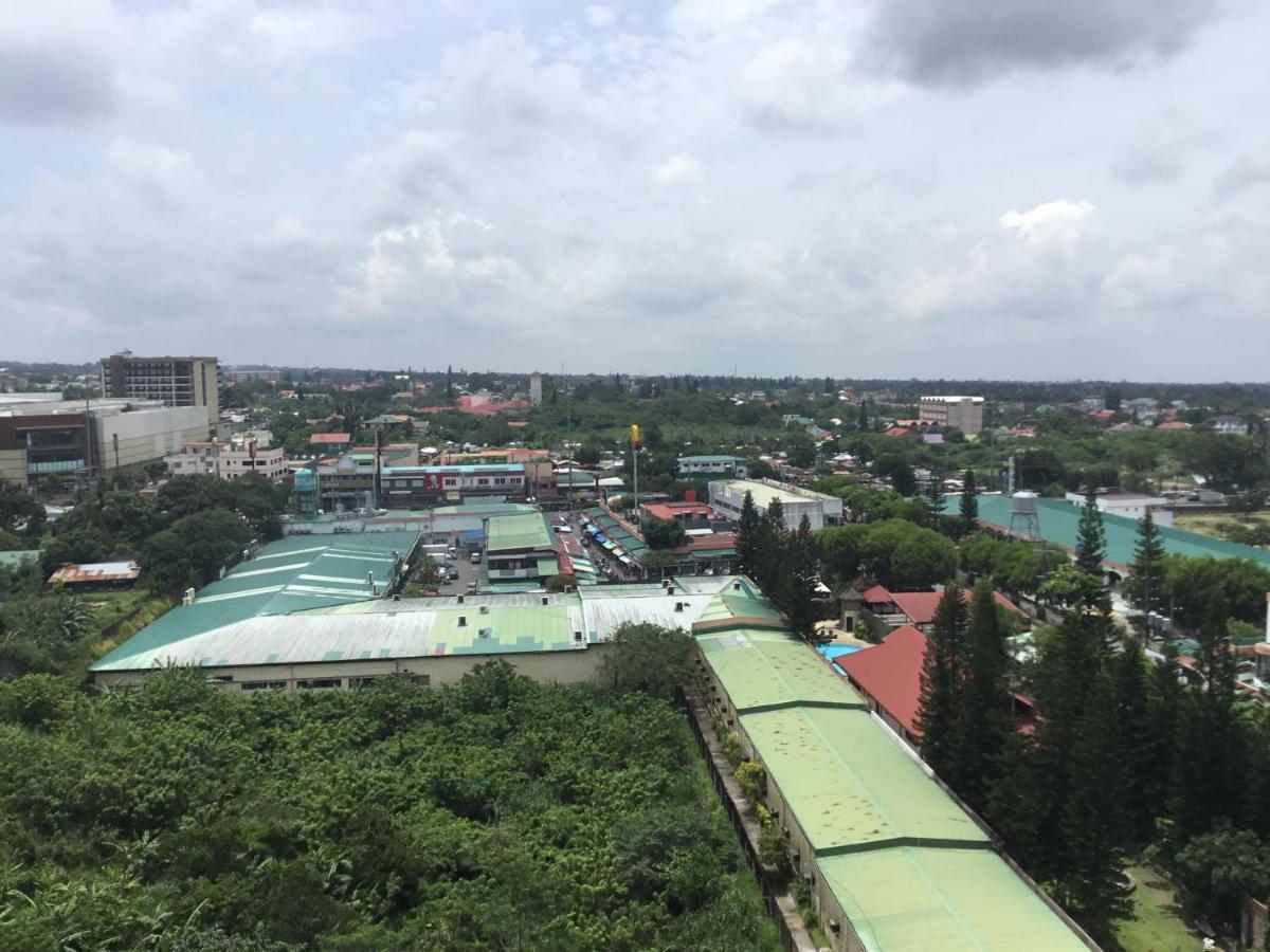 Condo With Free Swimming Pool & Viewing Deck Tagaytay City Esterno foto