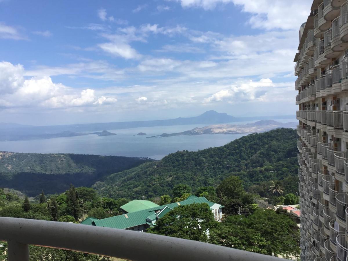 Condo With Free Swimming Pool & Viewing Deck Tagaytay City Esterno foto