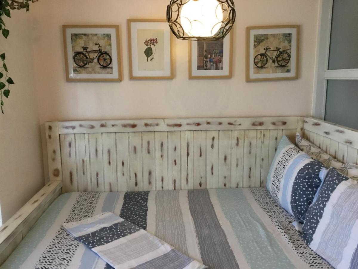 Condo With Free Swimming Pool & Viewing Deck Tagaytay City Esterno foto