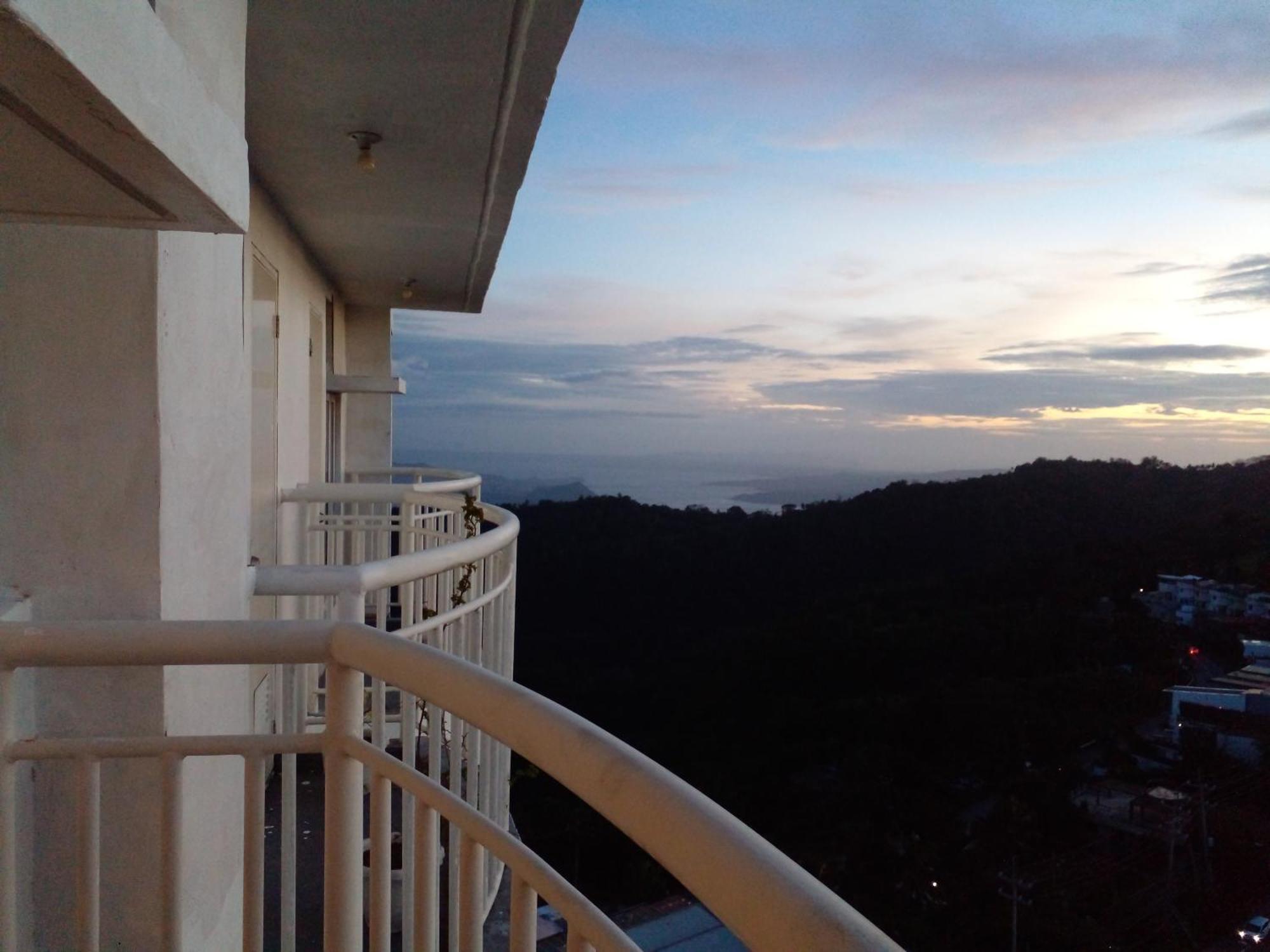 Condo With Free Swimming Pool & Viewing Deck Tagaytay City Camera foto